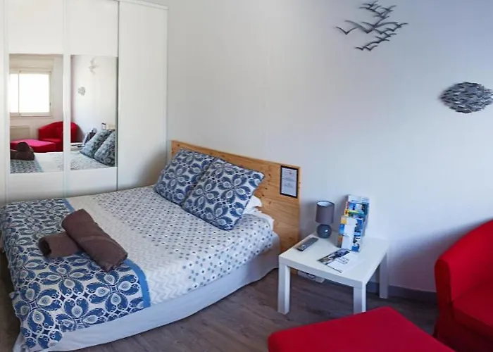 Laurina - Chambre, Sdb, Terrasse, Arrivee Autonome Гостевой дом Руайян