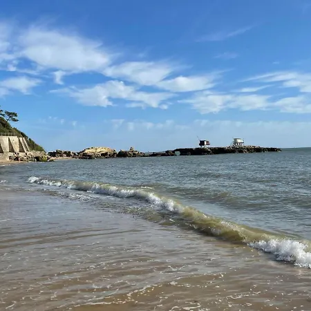 Laurina - Chambre, Sdb, Terrasse, Arrivee Autonome Guest house 3*